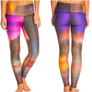 Teeki Cloud Sky Sunset Yoga Hot Pant Legging Womens Sz S